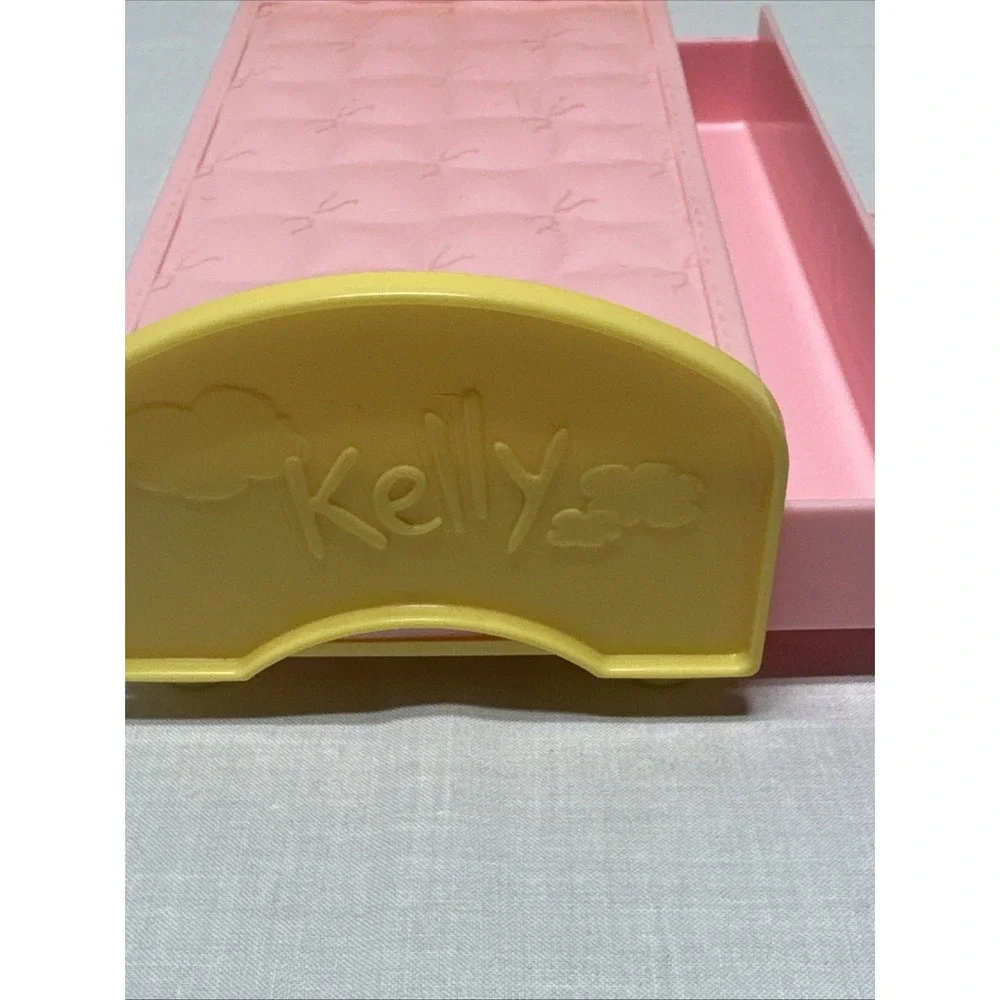 Barbie Doll Sister Kelly Chickenpox Love 'N Care Replacement Pink Bed w/drawer